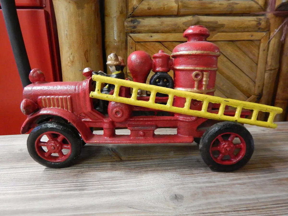 Cast Iron Fire Truck - Hubley Fire Engine 1