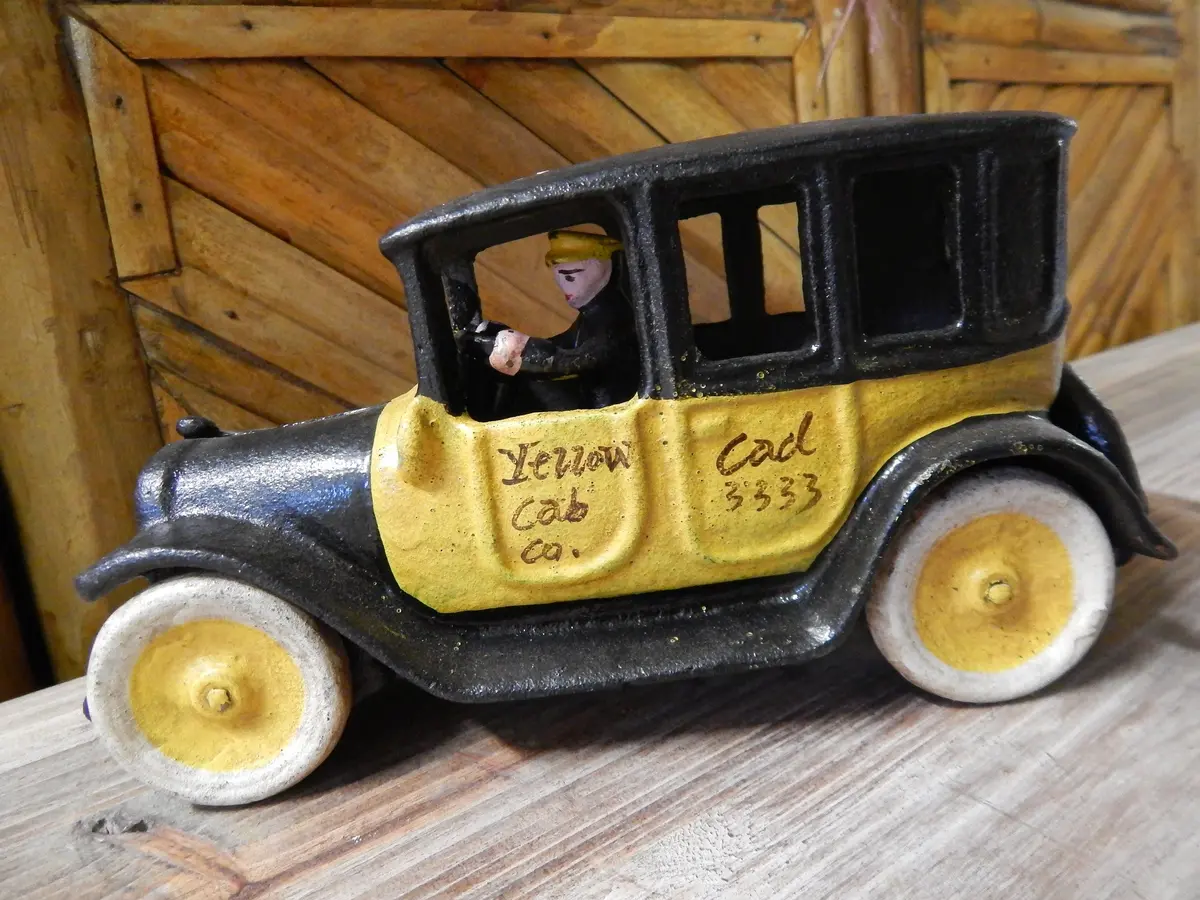 Yellow Arcade Cab 1
