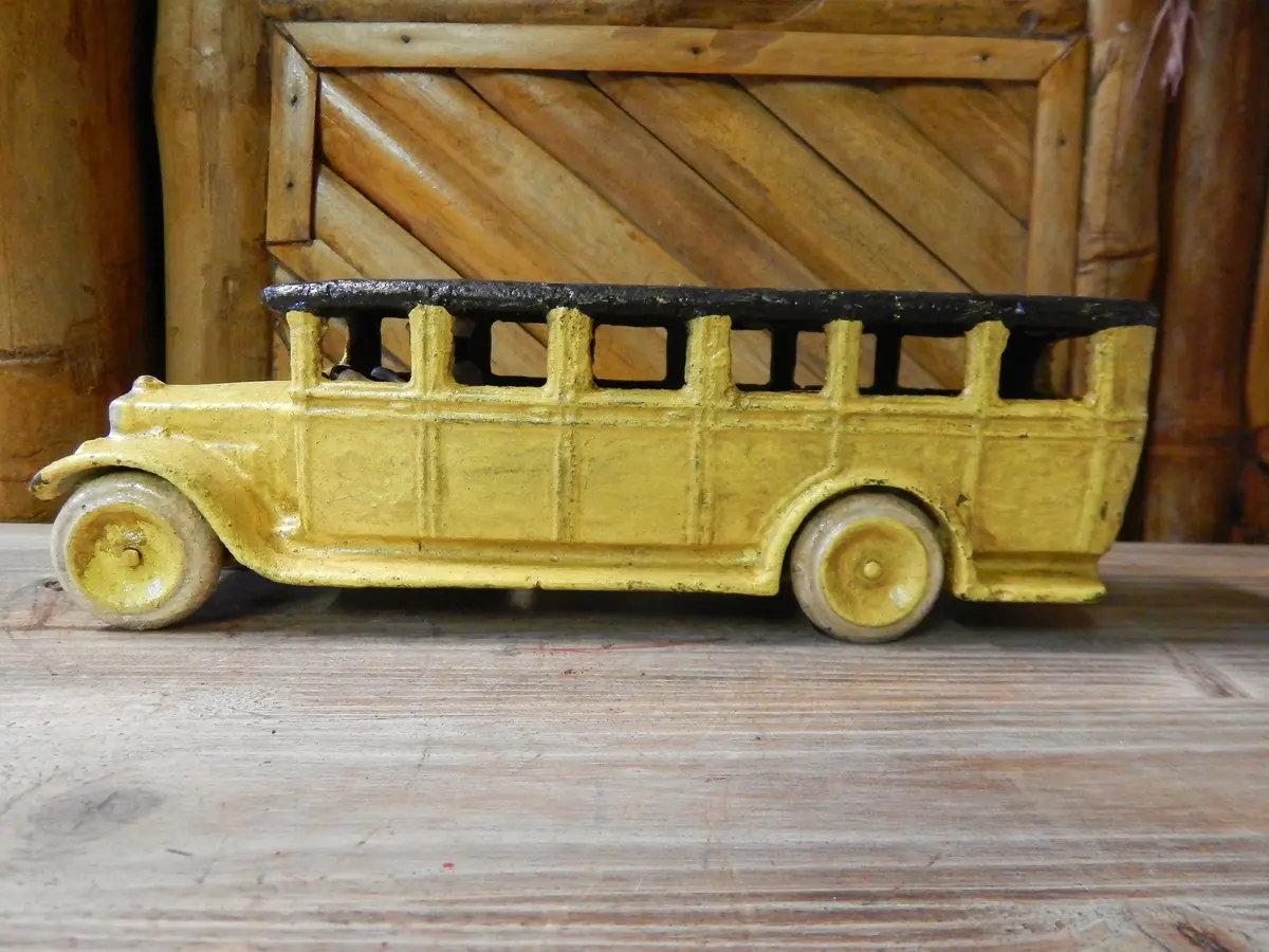 Cast Iron Figurine - Yellow Omni Bus 1
