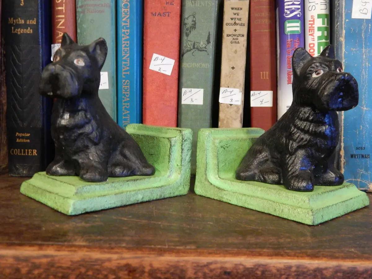 Book Ends - Cast Iron Pair Black Scottish Terrier 1