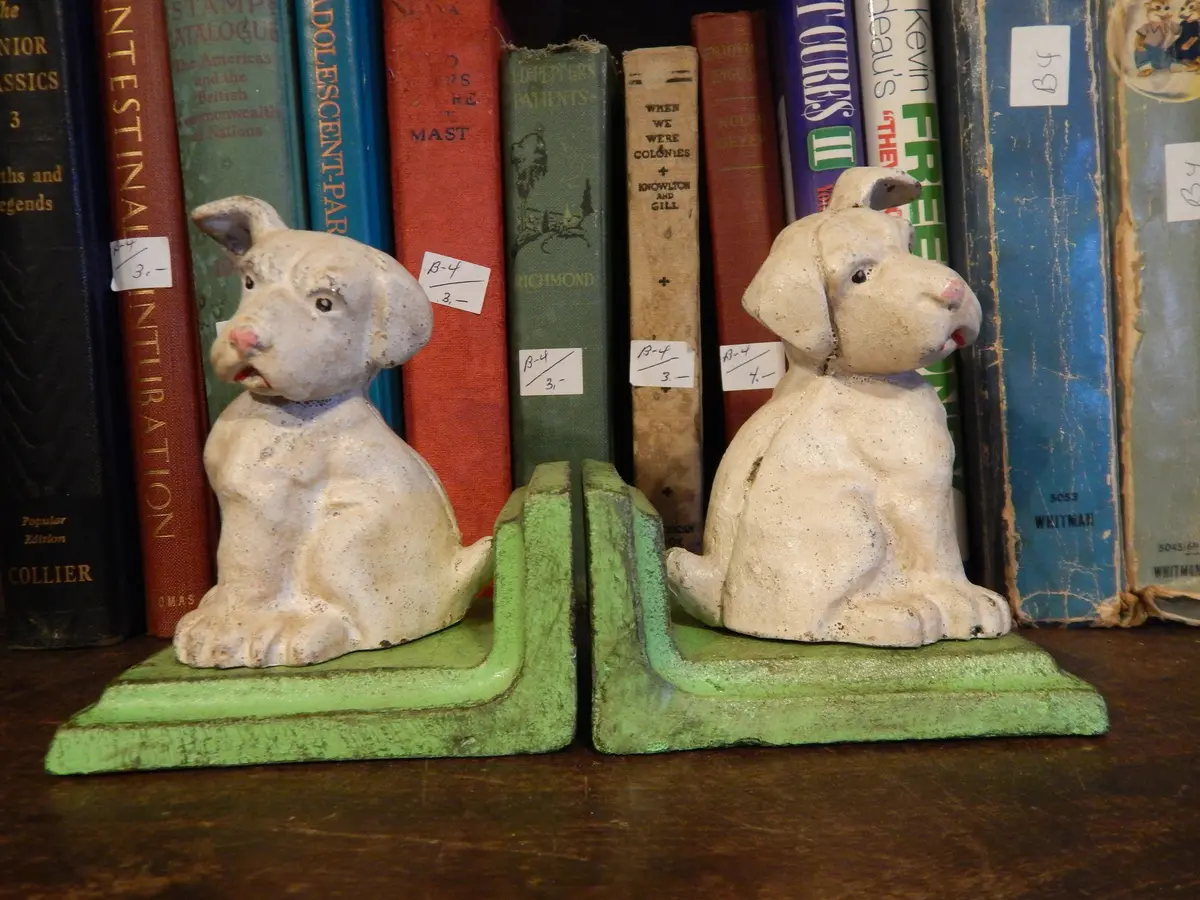 Bookends -Cast Iron Pair Vintage Dogs 1