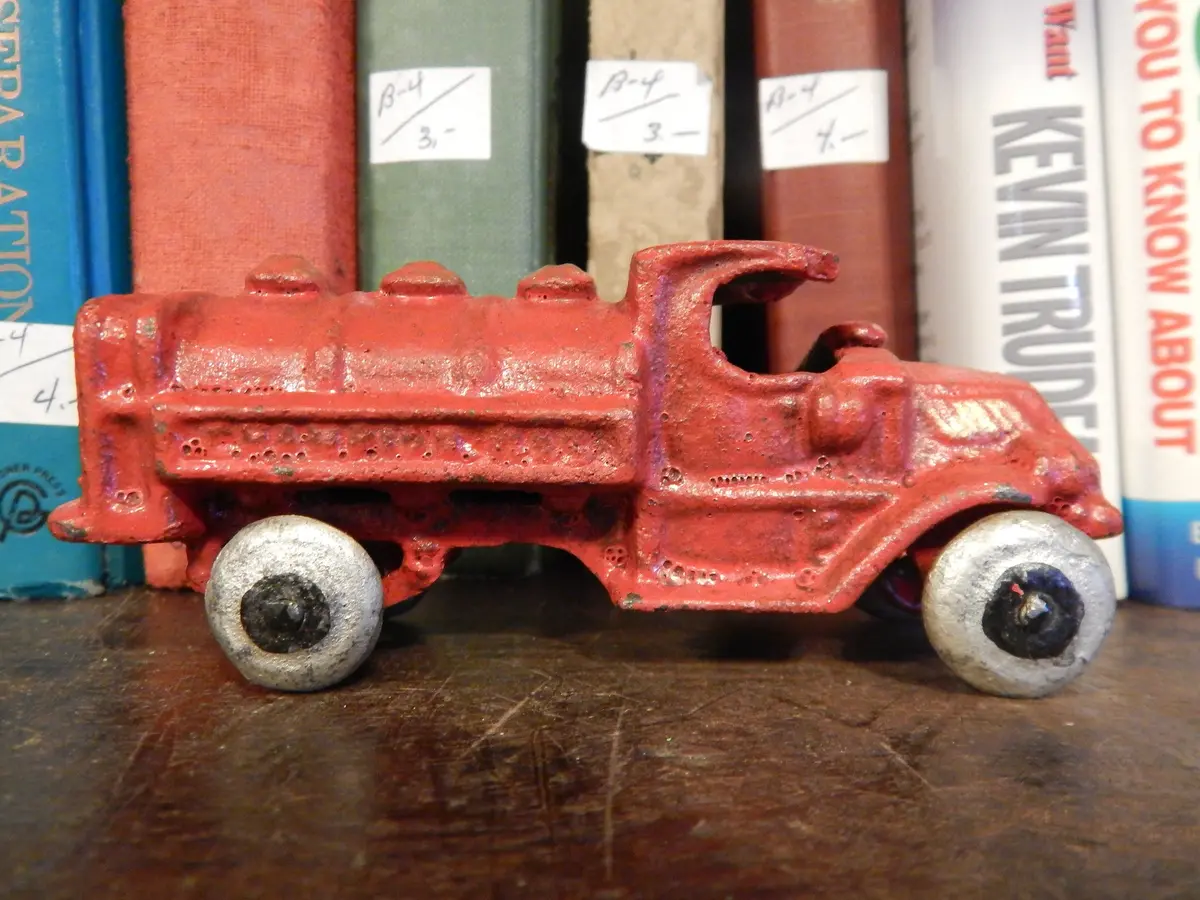 Cast Iron Truck- Hubley Oil Tank Truck Toy Red 1