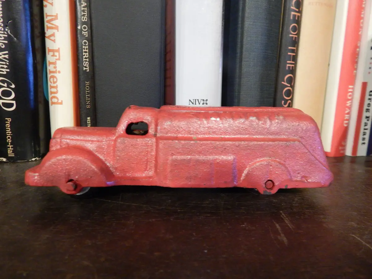 Cast Iron Figurine - Standard Oil Tank Truck Toy Red 1