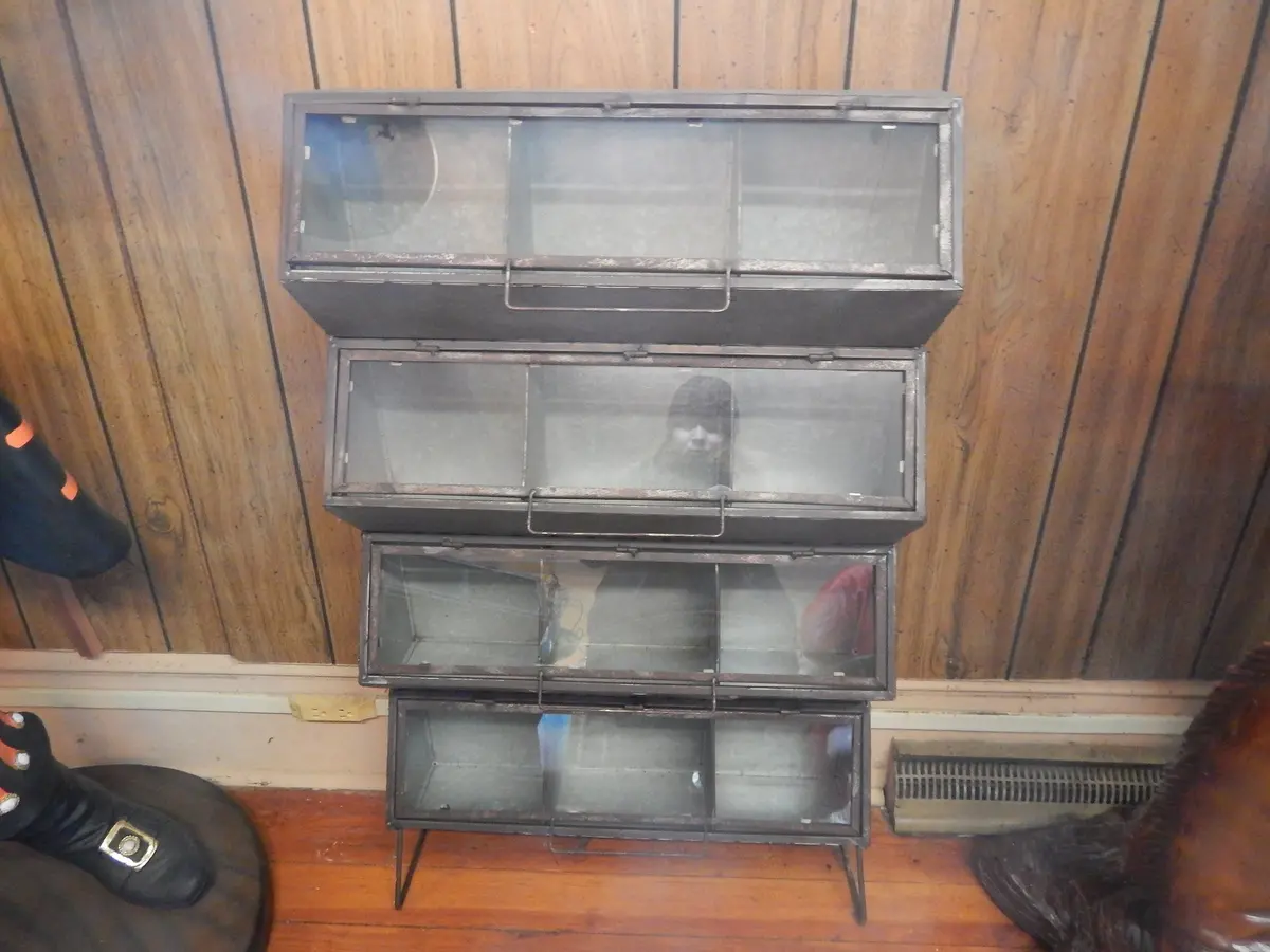 Metal Tin - Candy Organizer 1