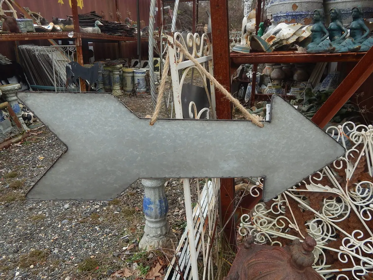 Metal Sign - Hanging Double Sided Arrow 1