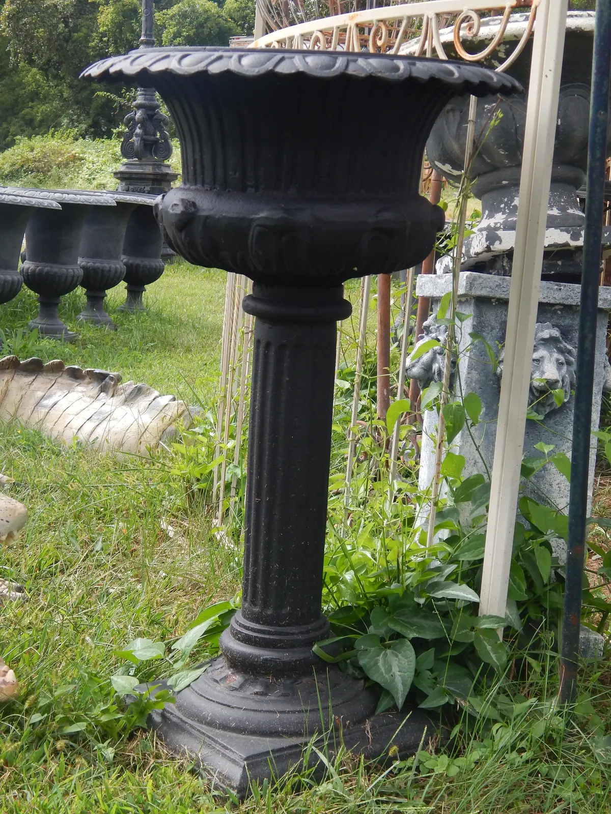 Urns Cast Iron -Single Fluted Pedestal 1