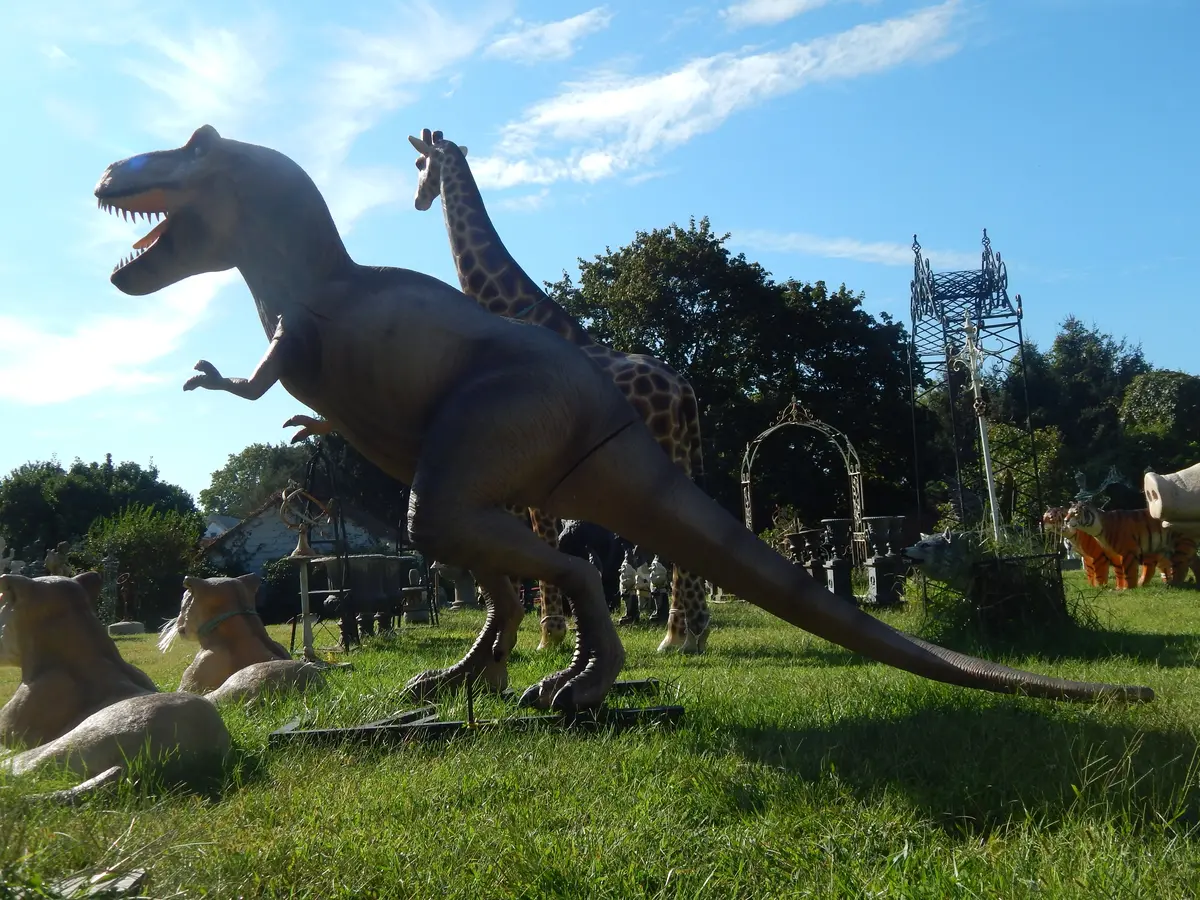 Statue - Life Size 7Ft Dinosaur T-Rex 1