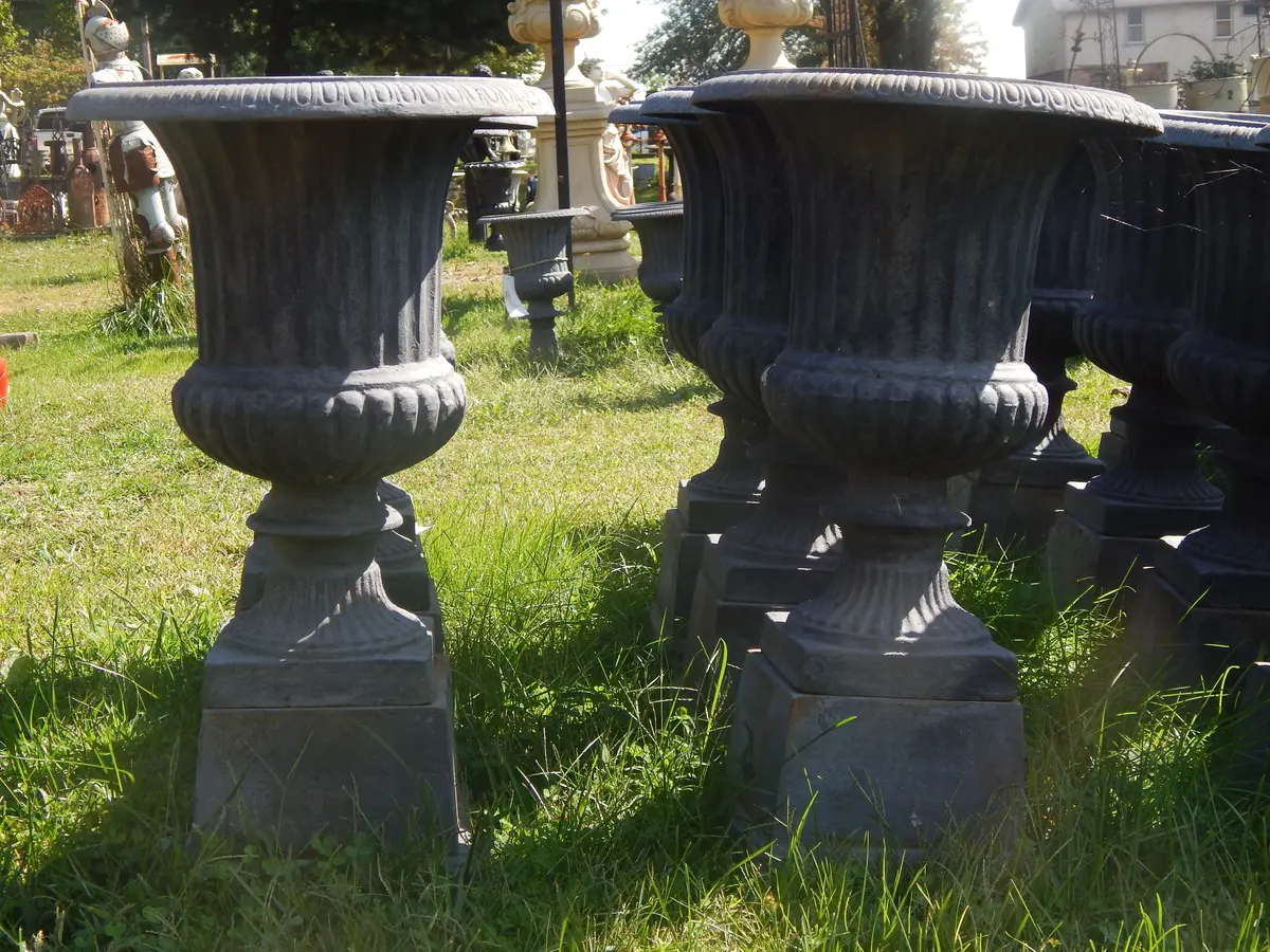 Urn Cast Iron - Pair 2 Piece Planter 1