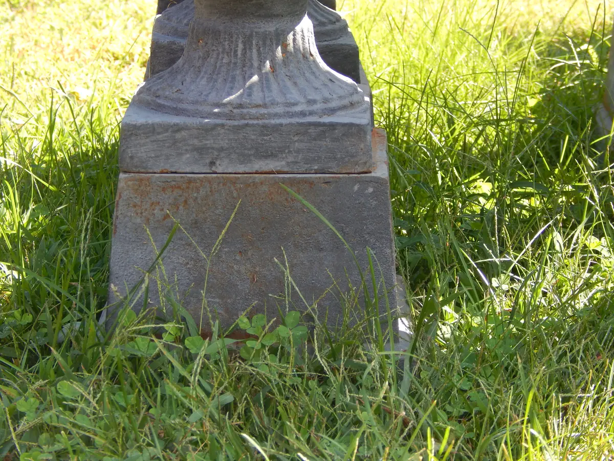 Urn Cast Iron - Pair 2 Piece Planter 2