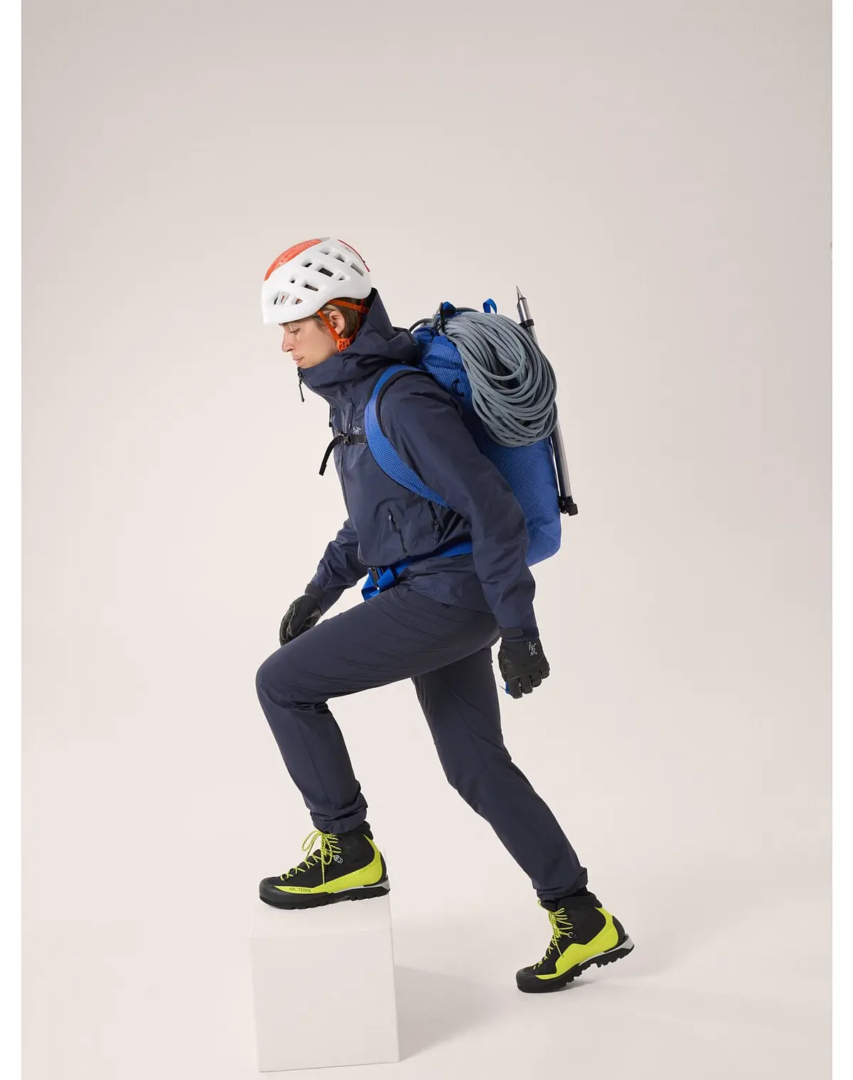 Beta Ar Jacket Stormhood (Women's) - X000006794 - Past Season 16