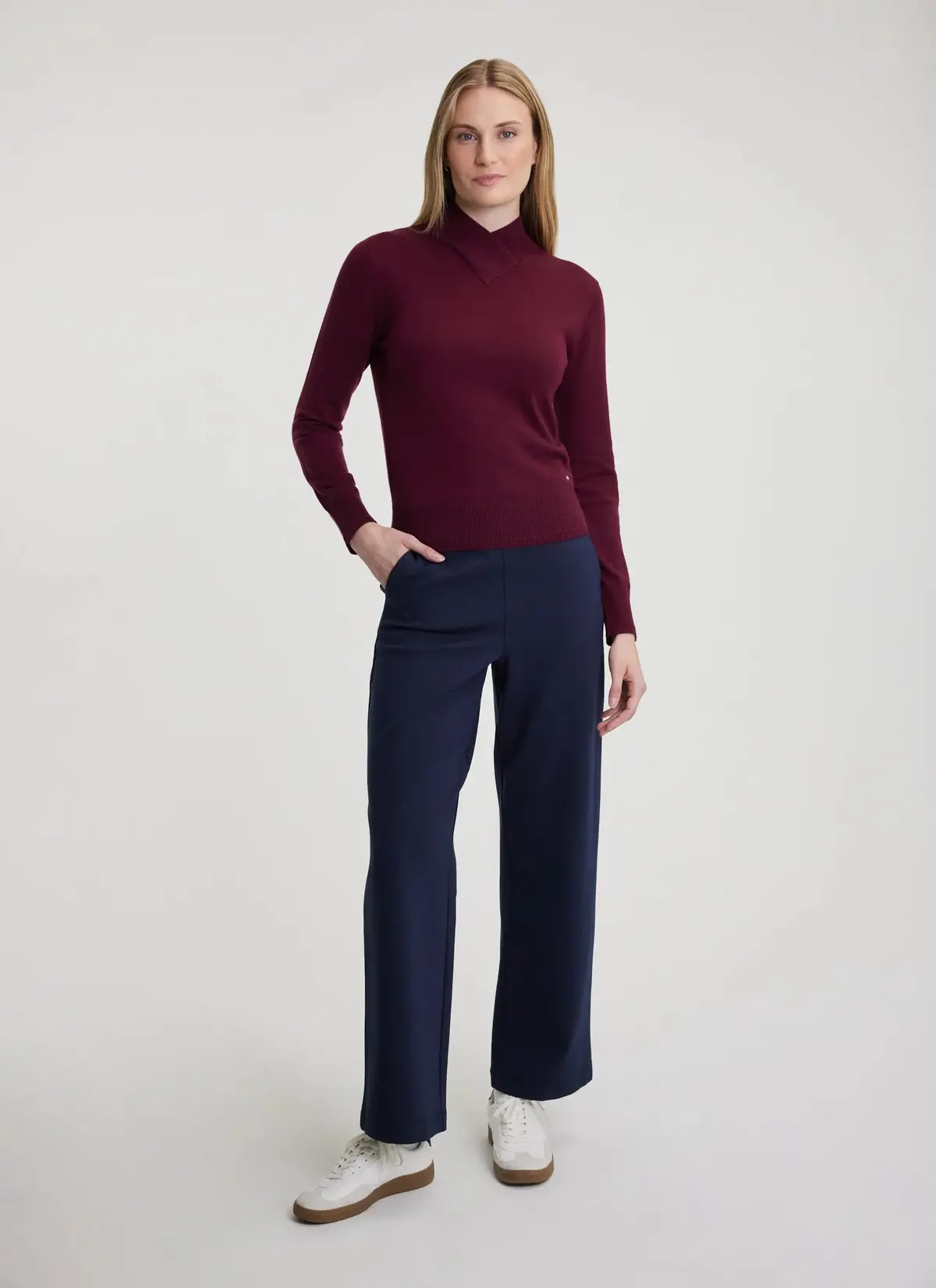 Gale Light Sweater (Women's) 1