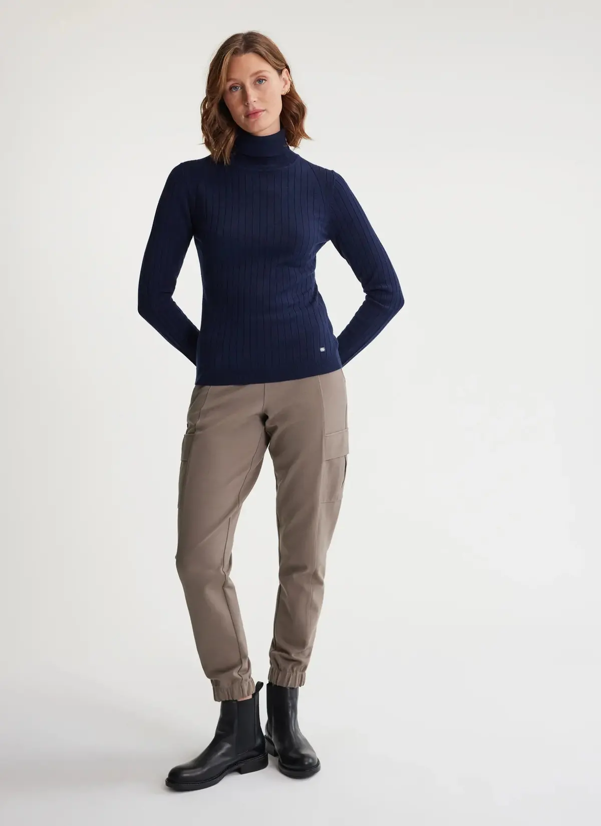 Isla Light Turtle Neck Sweater (Women's) 1