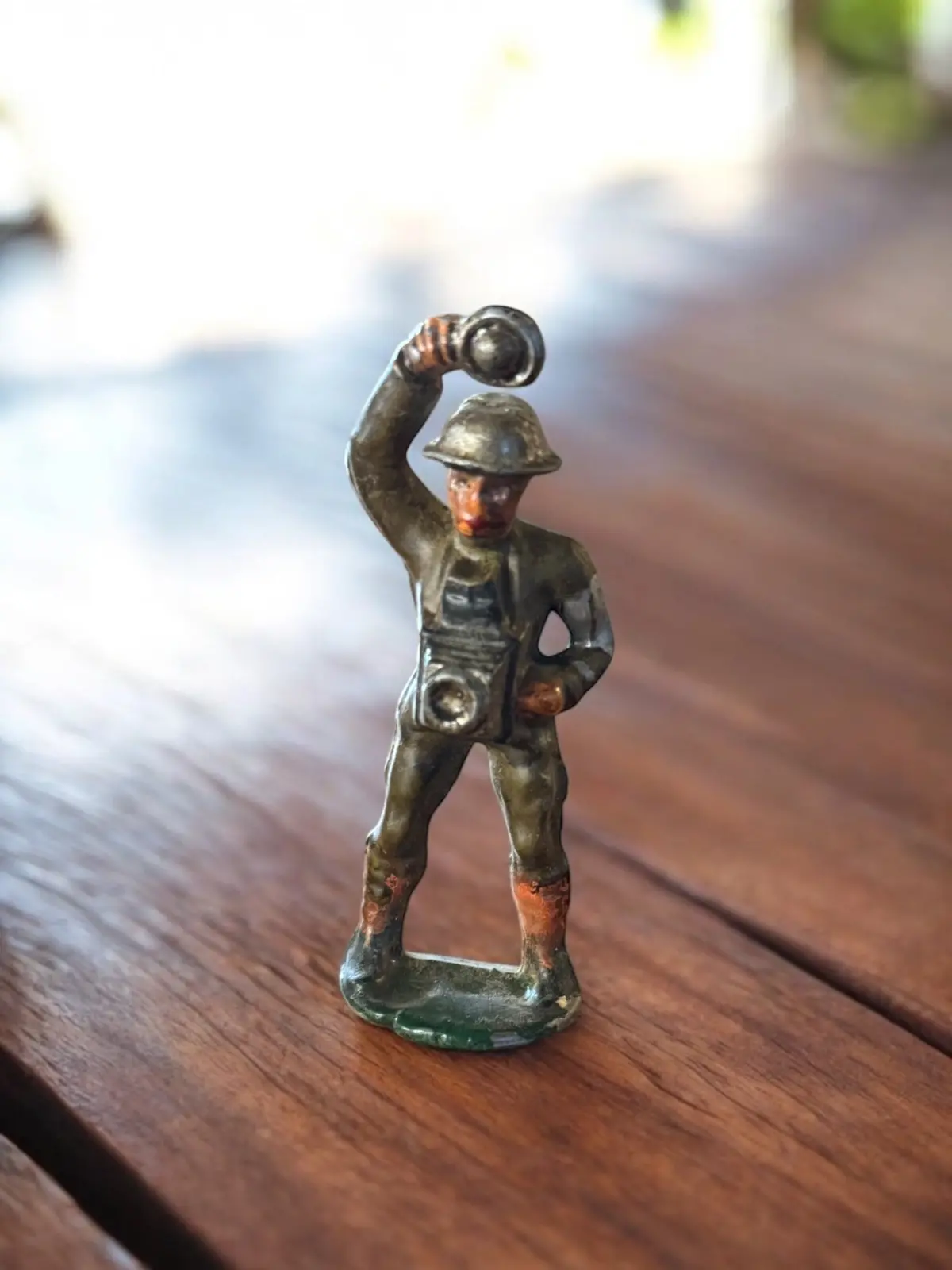 Vintage Lead Soldier With Camera And Light 1