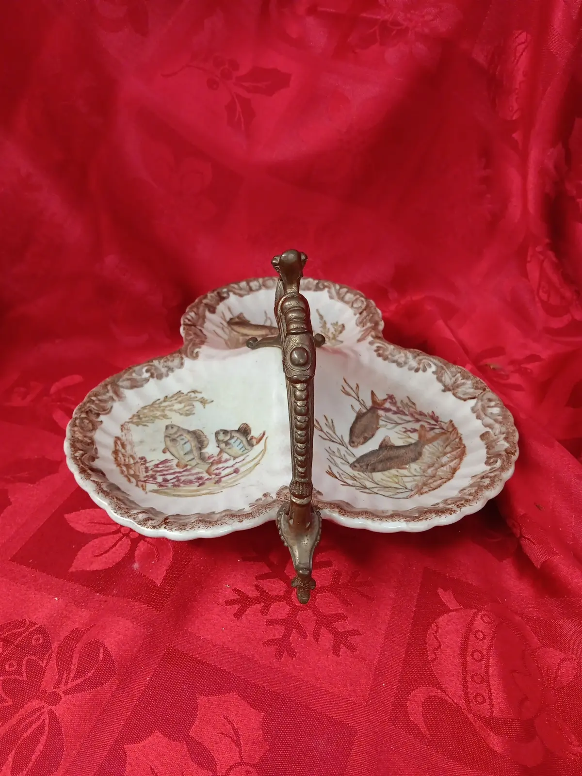 White Porcelain And Bronze Fish Ring Holder 1