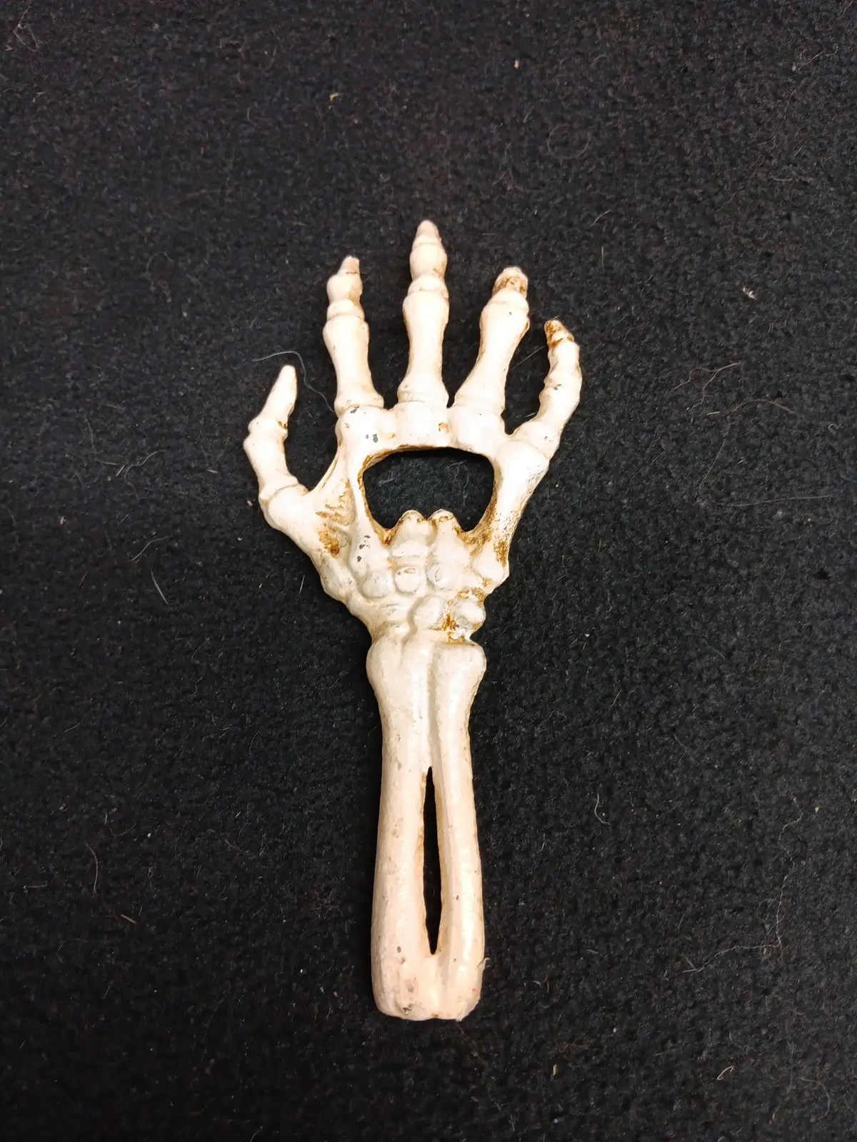 Skeleton Hand Bottle Open 1