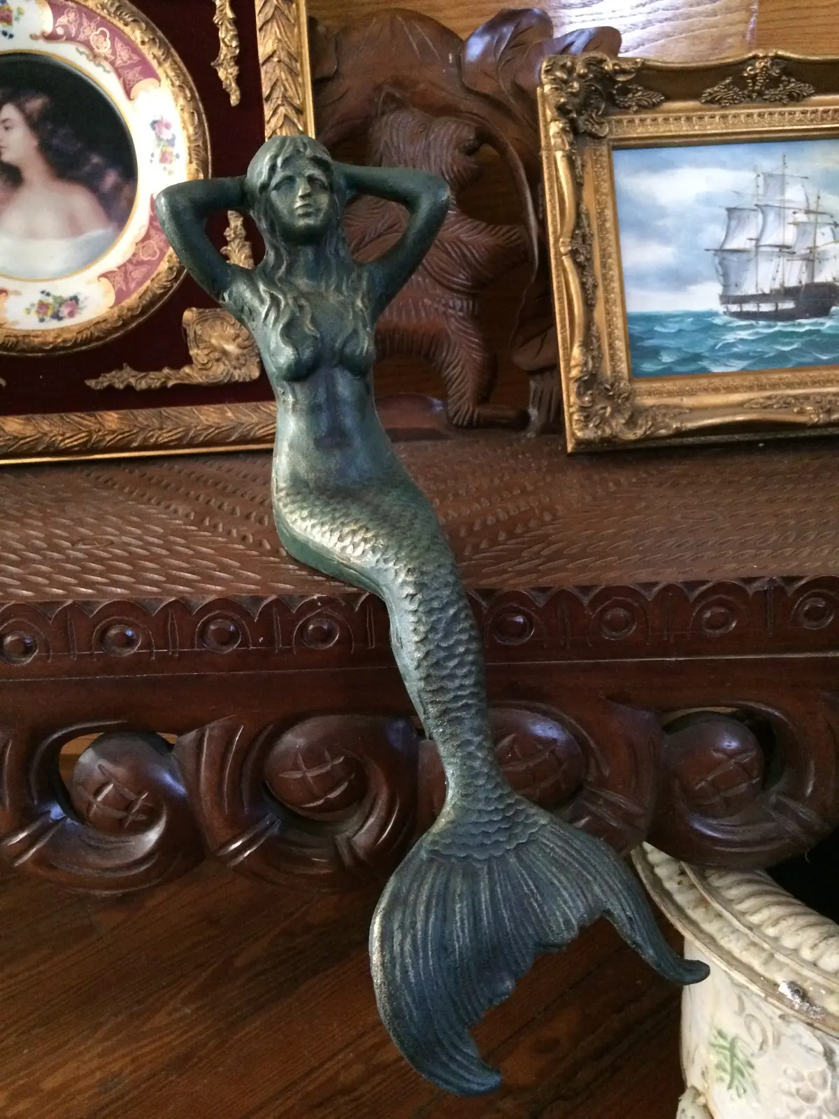 Iron Cast Statue - Mermaid Sitting Decor 1
