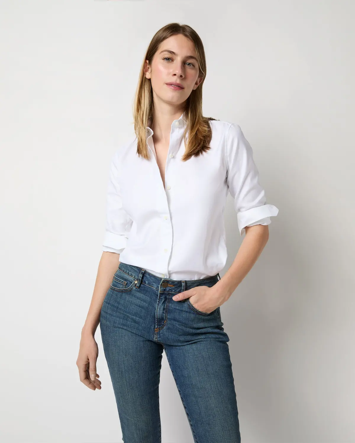 Icon Spread Shirt In White Roxford 1