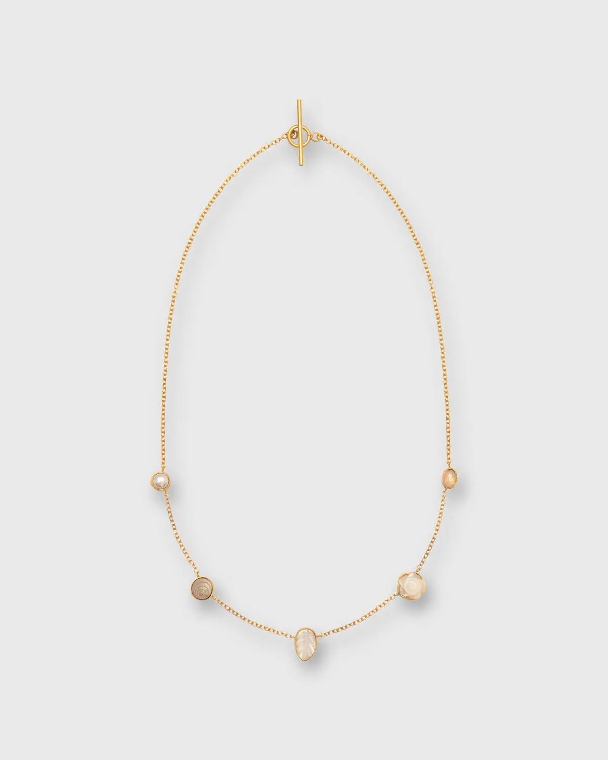 Five Mini Charm Necklace In Pearl/Gold 1
