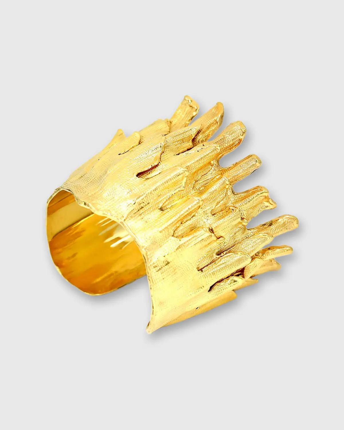 Spiny Murex Conch Cuff In Gold 1