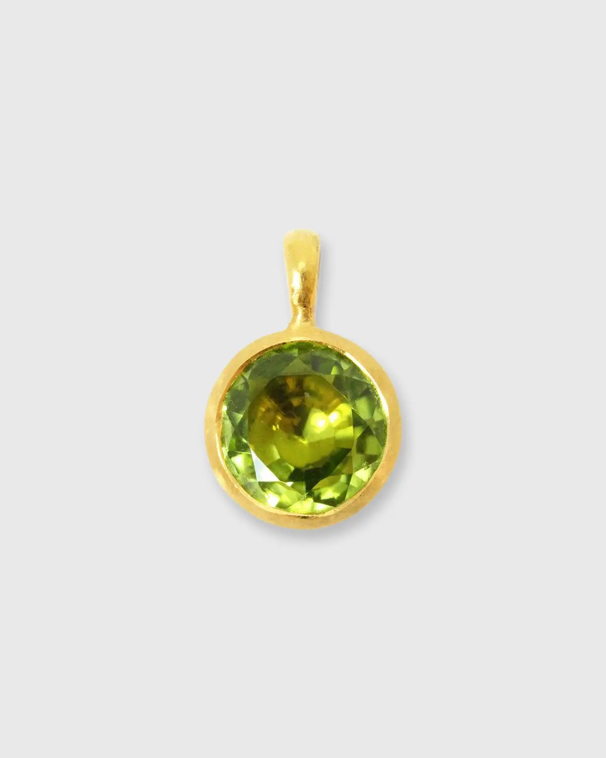 Gem Bindi Pendant In Peridot 1