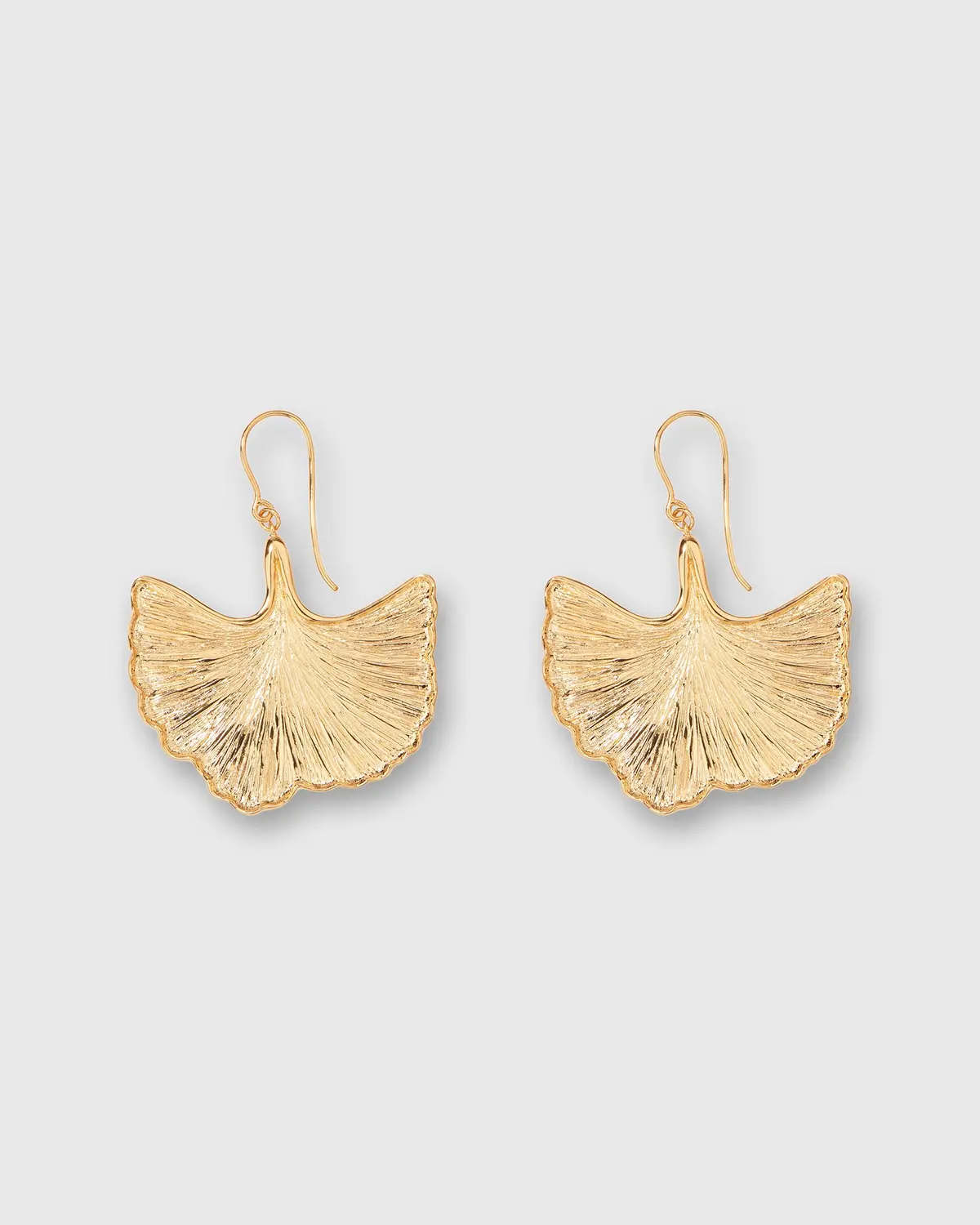 Biloba Earrings In Gold 1
