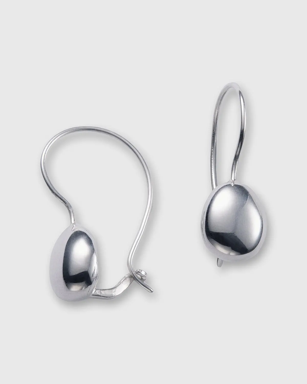 Closed Egg Earrings In Silver 1