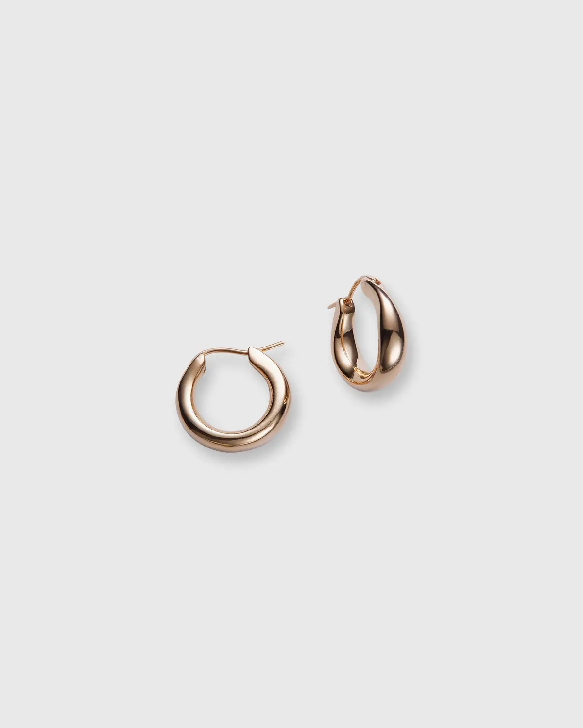 Medium Hoop Earrings In Gold 1