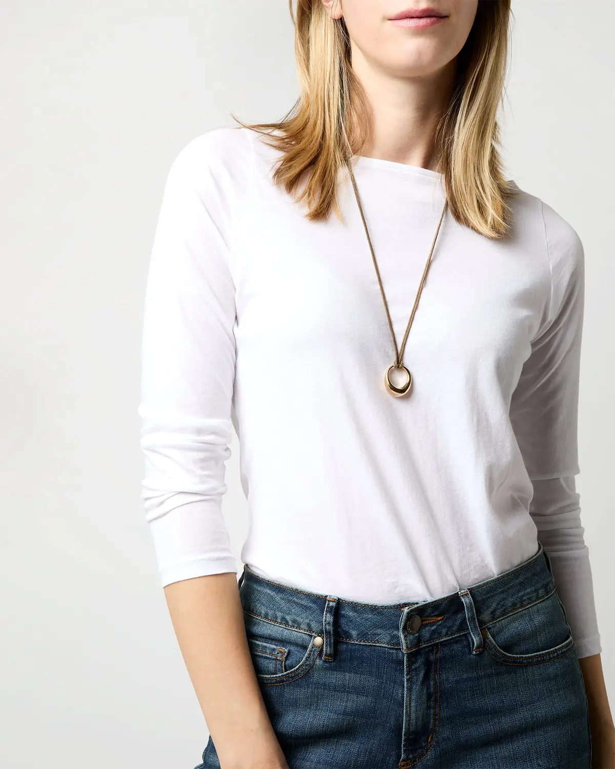 Organic Ring Pendant Necklace In Gold/Dark Brown 2
