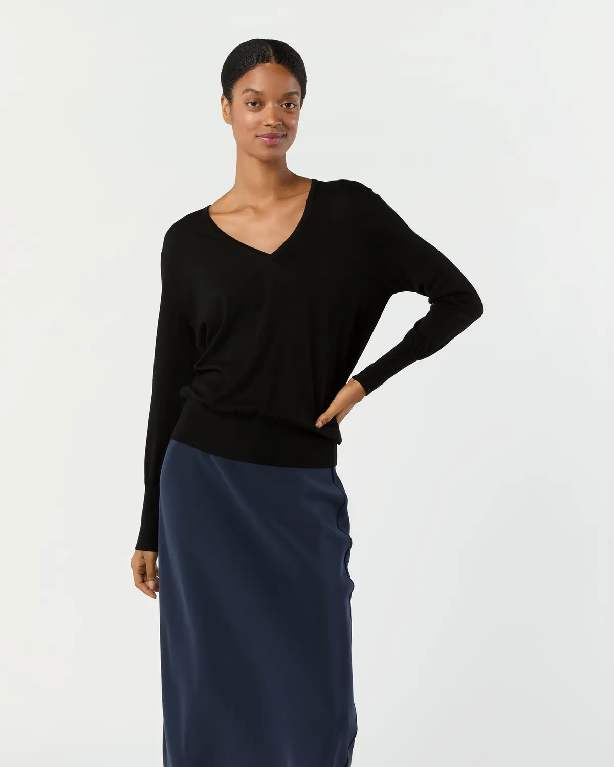 Kate V-Neck Sweater In Black Escorial Wool 1