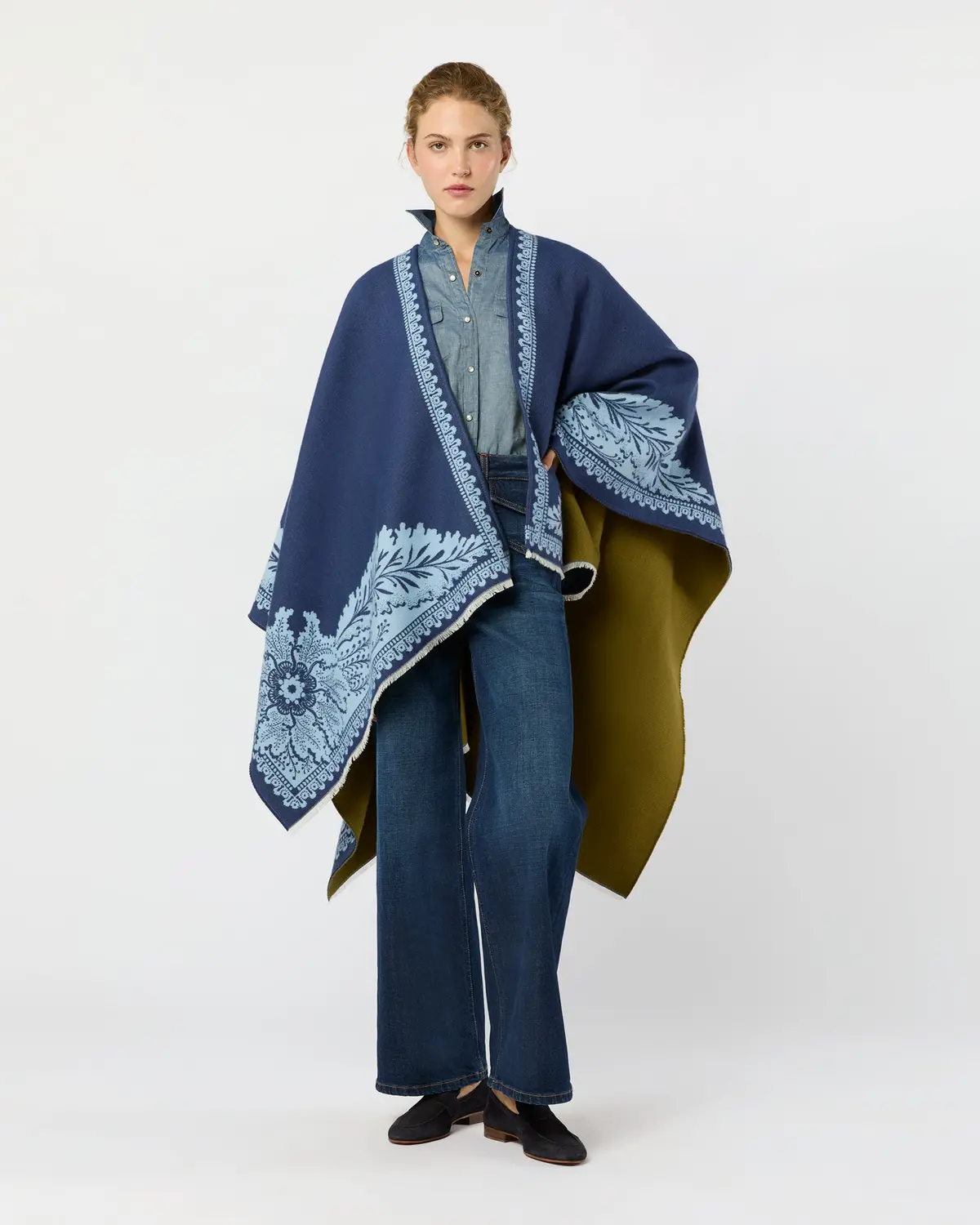 Poncho In Light Blue Nucleus Wool/Silk 1
