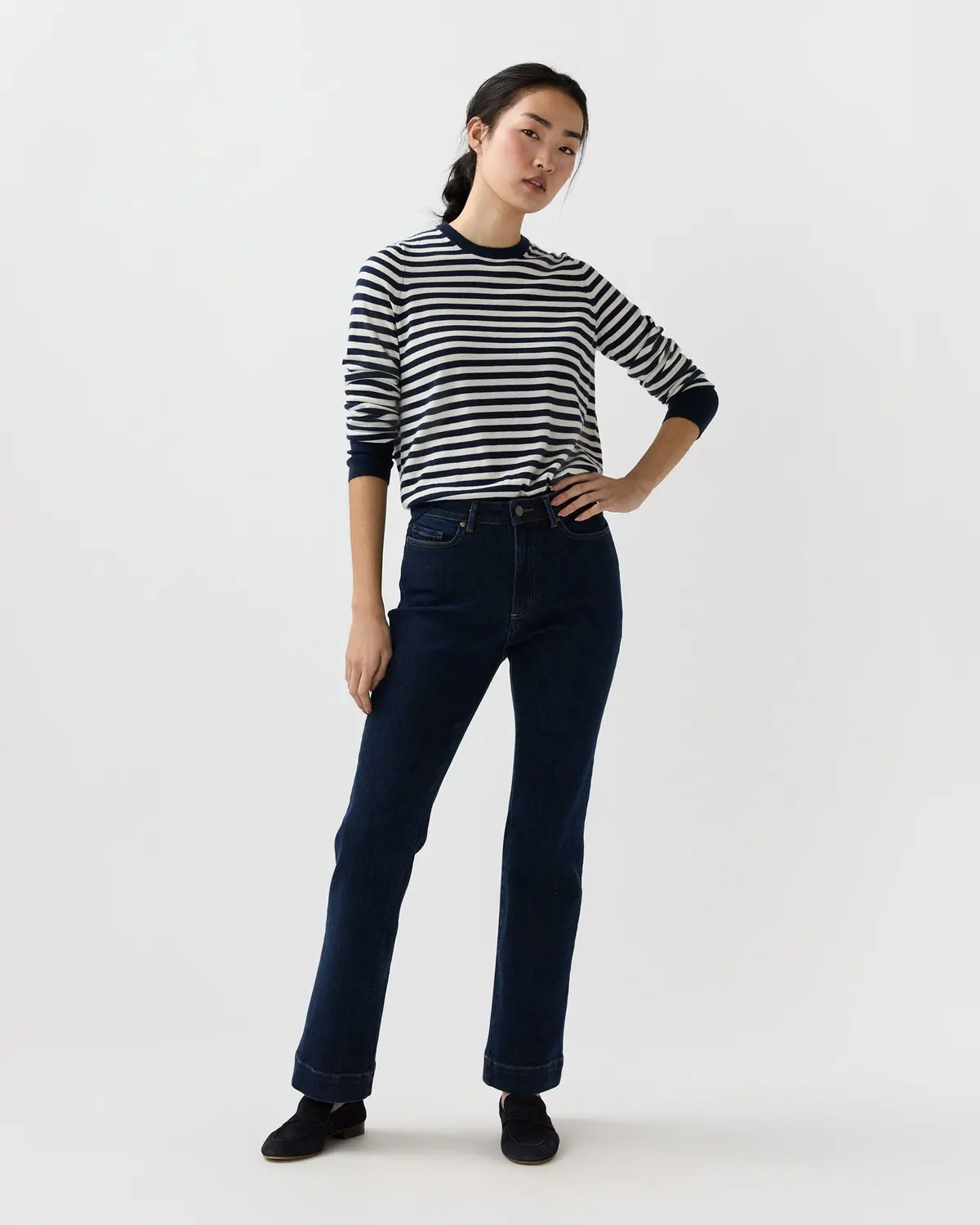 Kendall Flare 5-Pocket Jean In 1-Year Indigo Stretch Denim 1