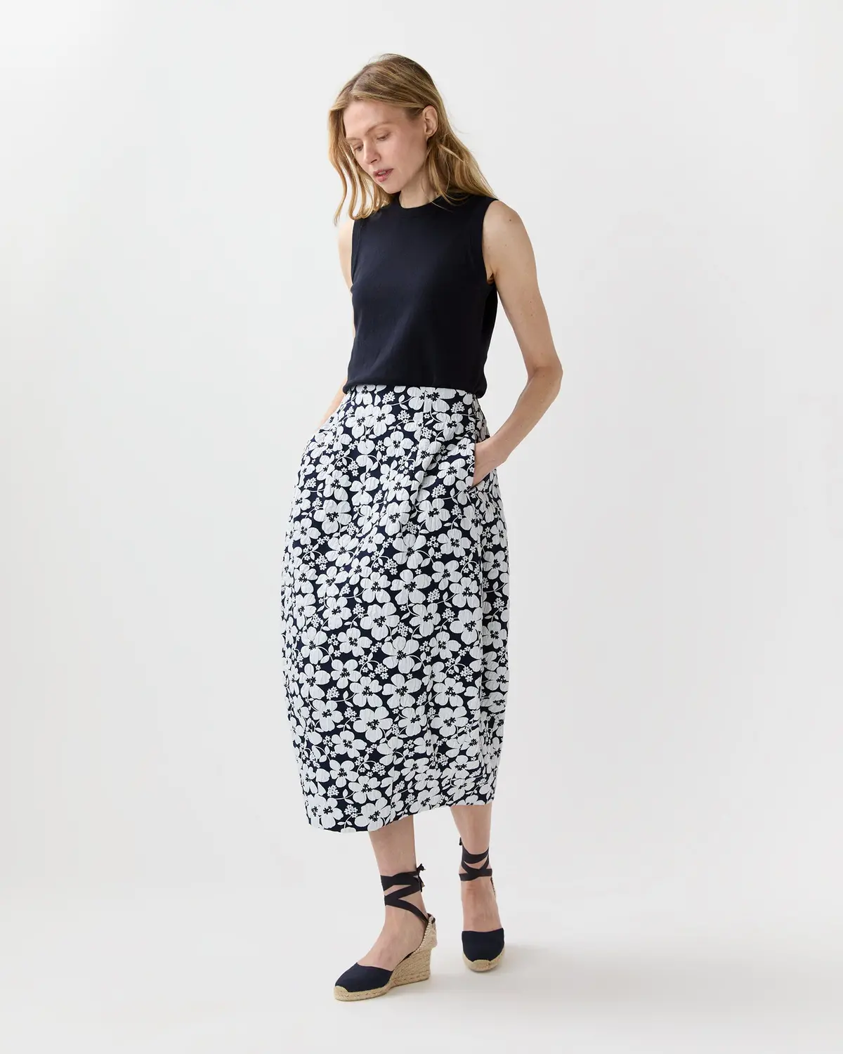 Belle Skirt In Navy/Pearl Floral Matelassé 1