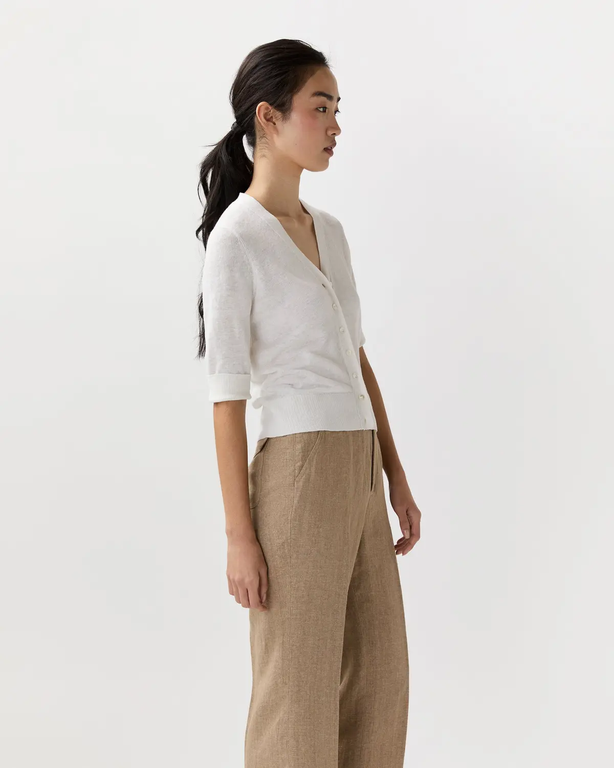 Short-Sleeved Rosie V-Neck Cardigan In Off White Linen 4