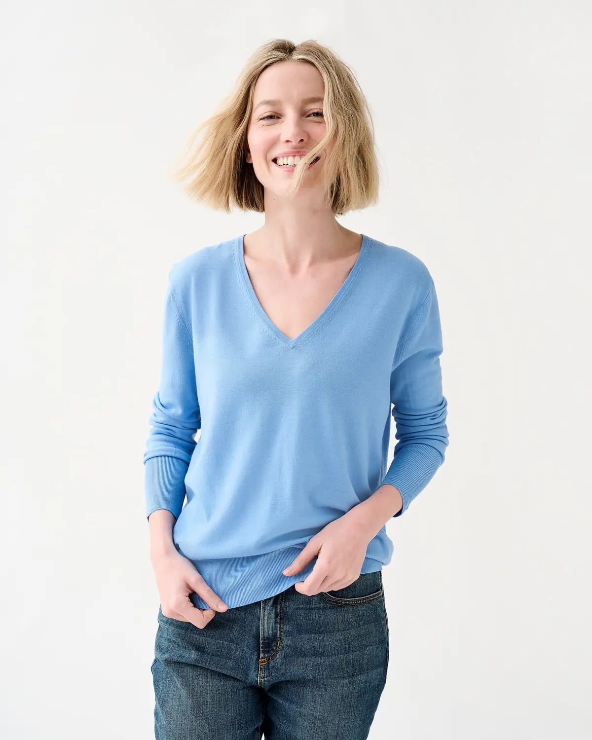 Kate V-Neck Sweater In French Blue Escorial Wool 1