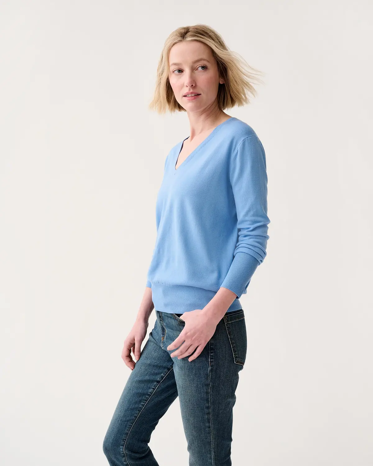 Kate V-Neck Sweater In French Blue Escorial Wool 5