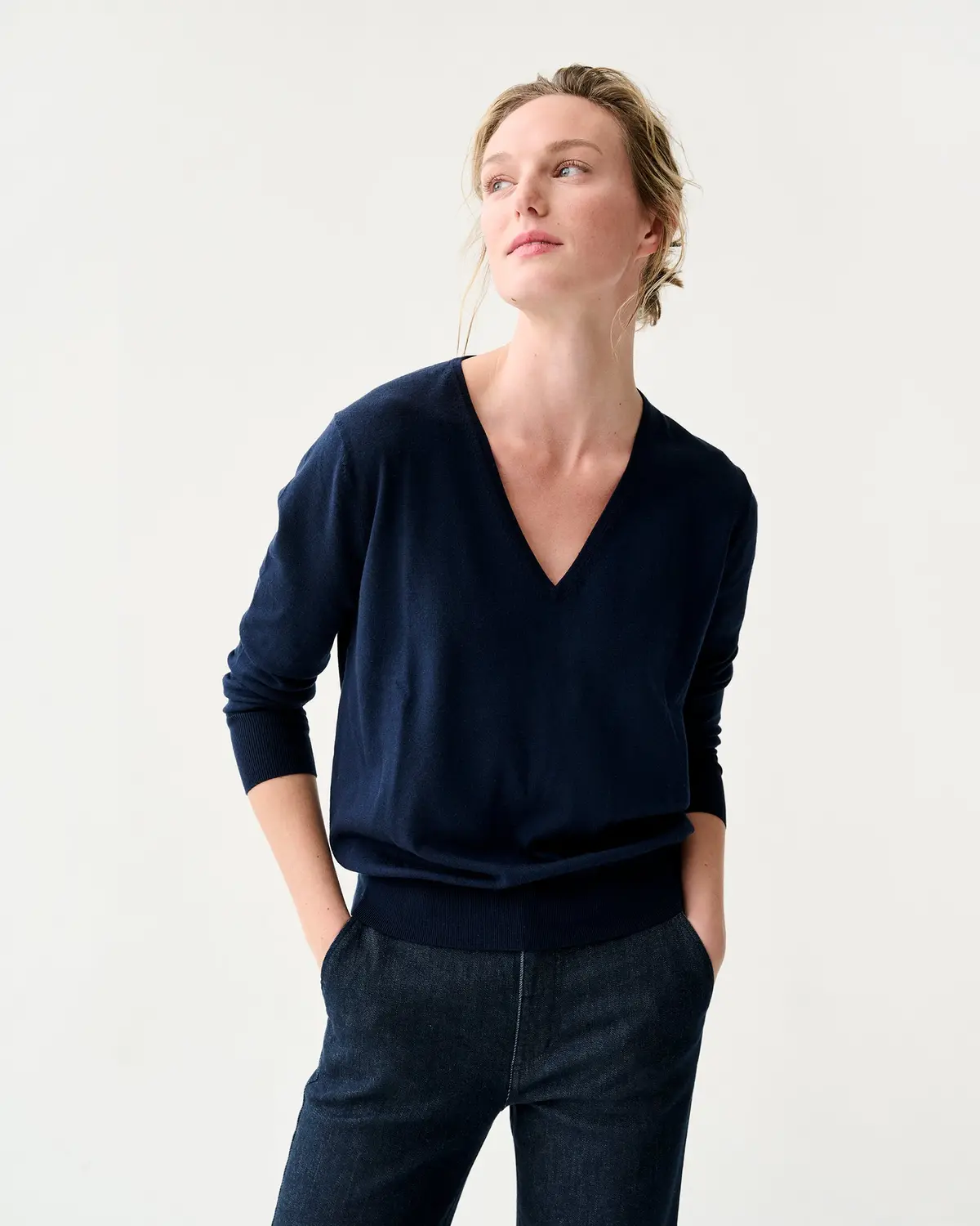 Kate V-Neck Sweater In Navy Escorial Wool 1