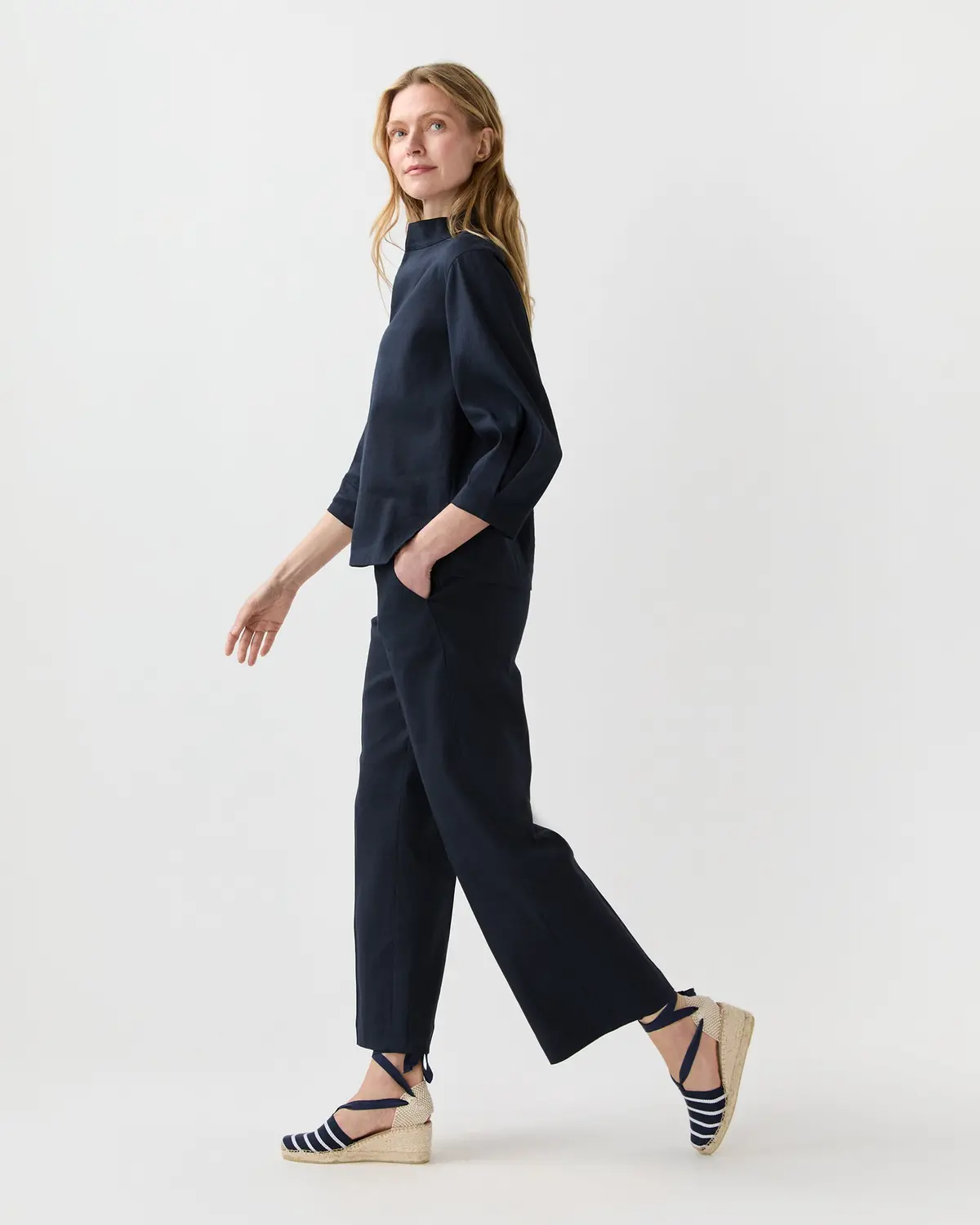 Frankie Cropped Pant In Navy Stretch Cotolino 6