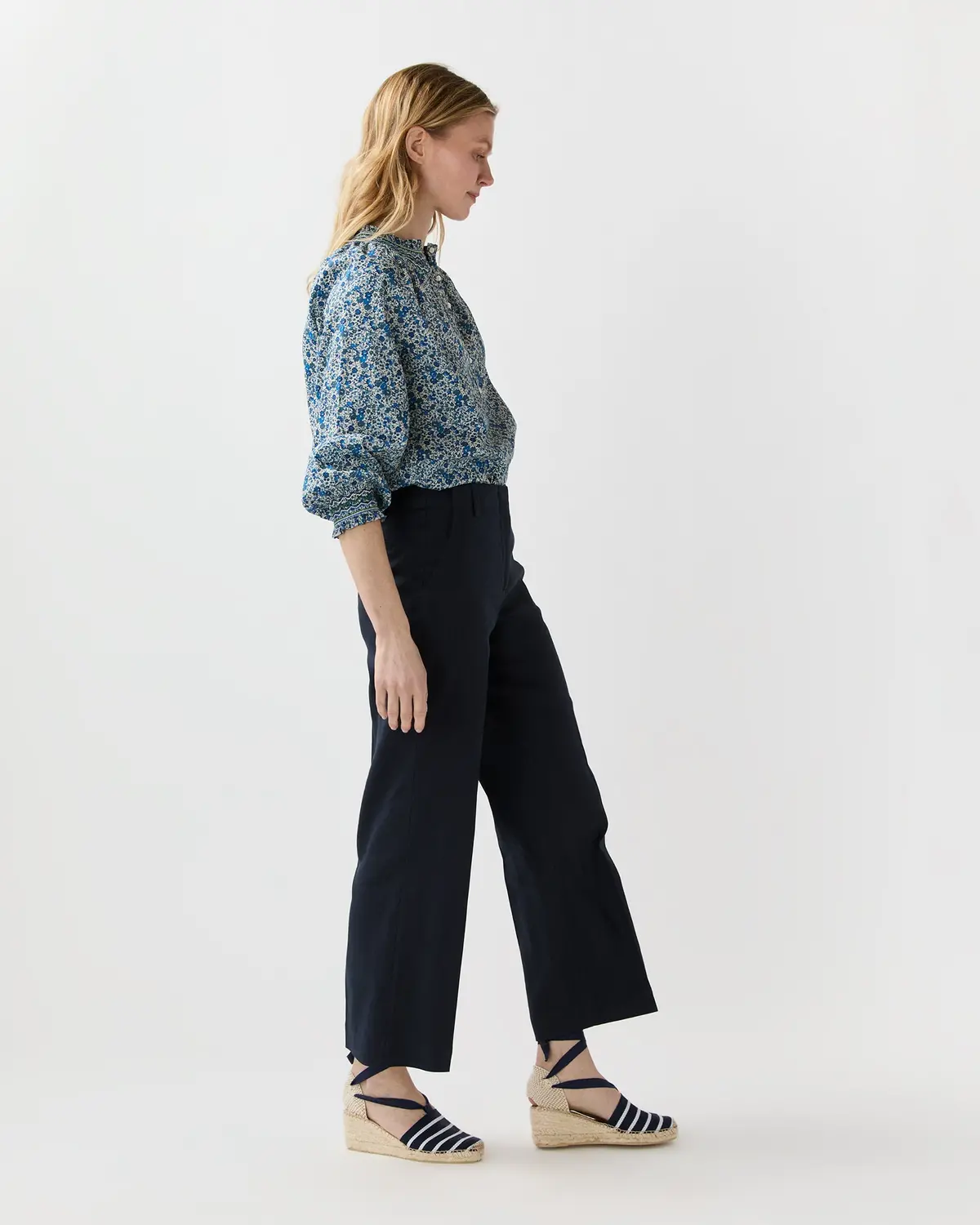 Frankie Cropped Pant In Navy Stretch Cotolino 4