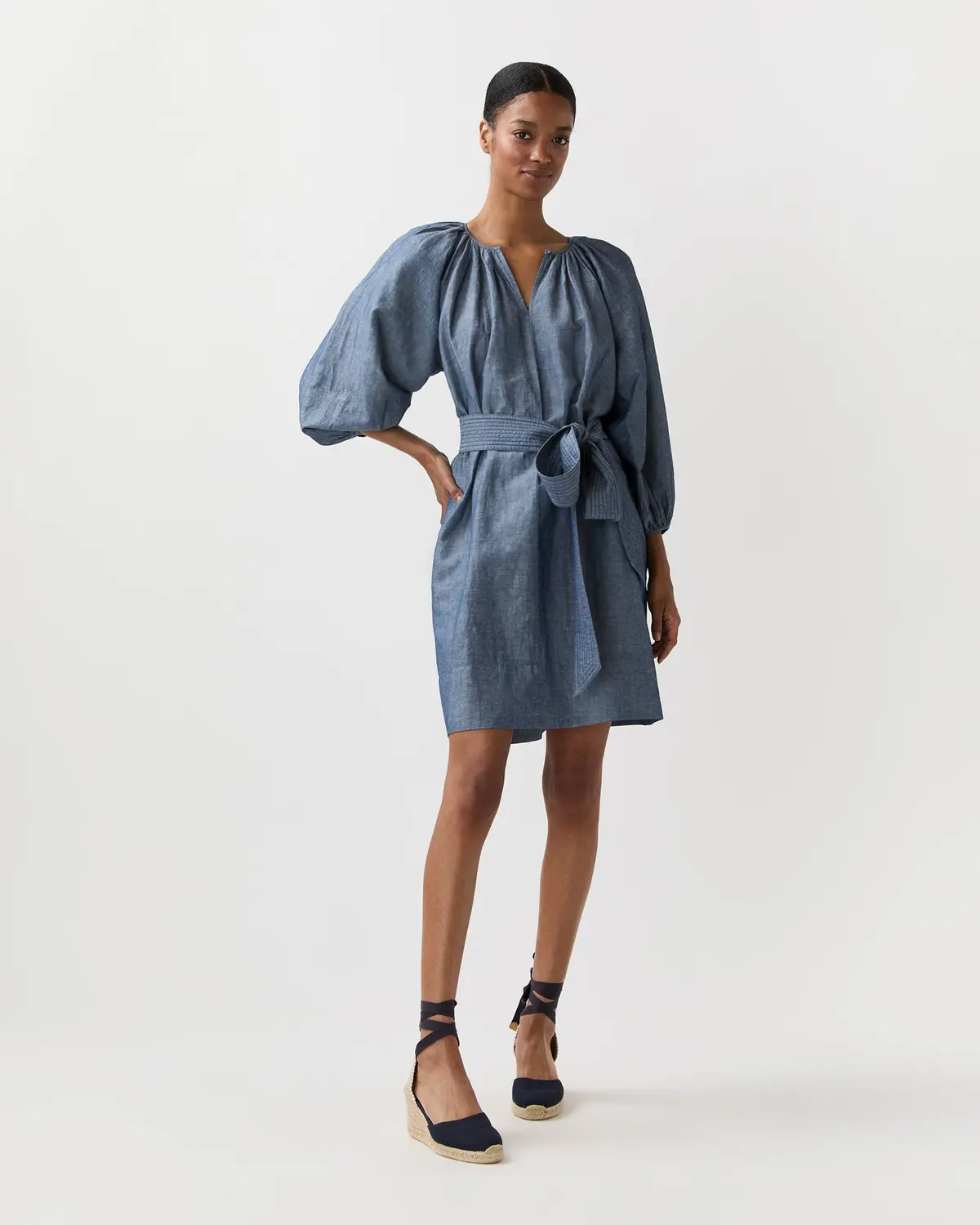 Genevieve Dress In Extra Light Washed Cotolino Chambray 1