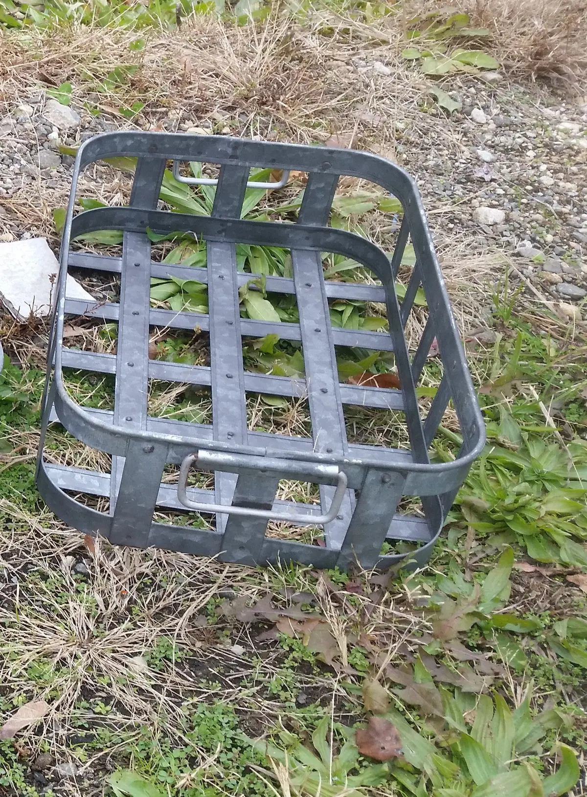 Metal Tin - Small Galvanized Metal Rectangular Basket With Handles 1