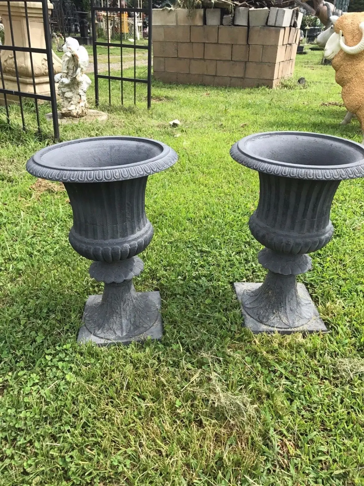 Urns Cast Iron - Pair Flower Planter 1